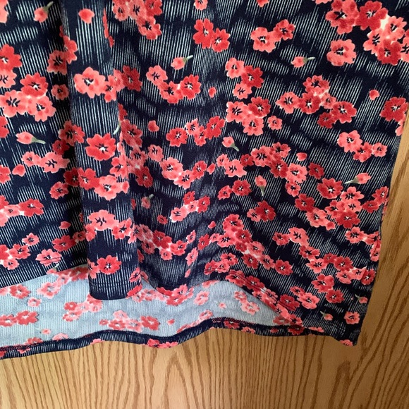 Dalia 1X blouse, EUC, plus size, beautiful floral print - Picture 4 of 5